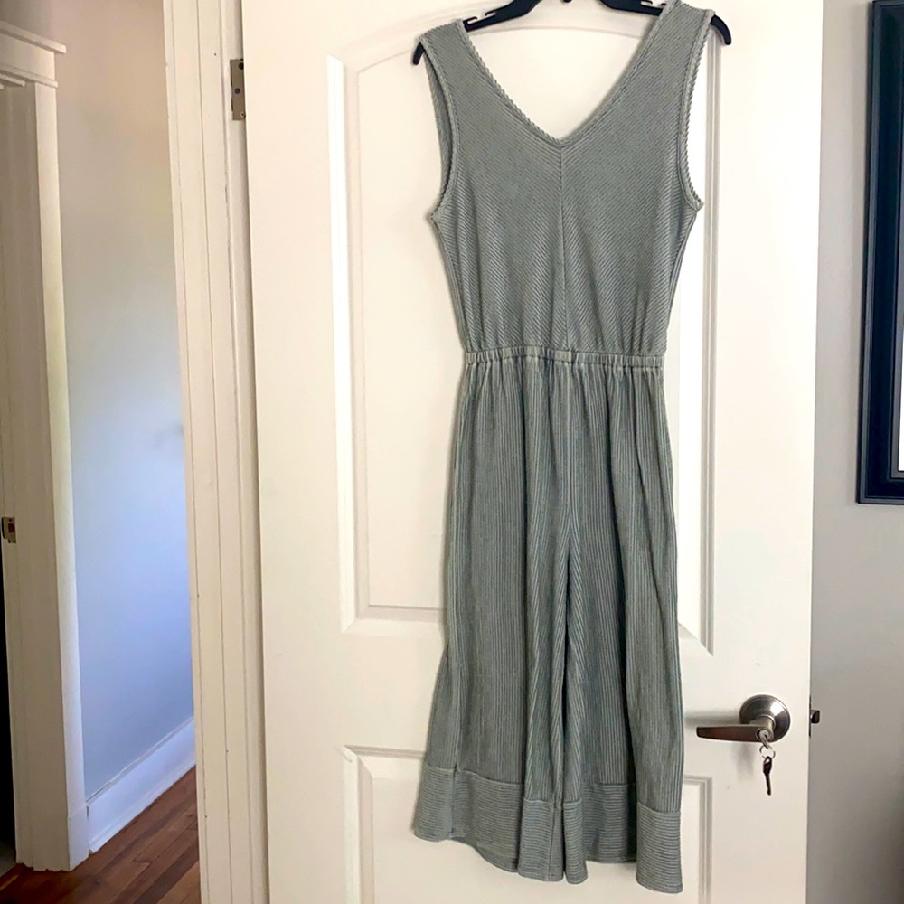 Jumpsuit - Picture 5 of 6